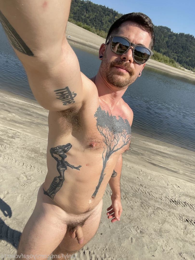 Col [ yogafvcker16 ] Onlyfans leaked photo 9612814 on Hotleaks.tv