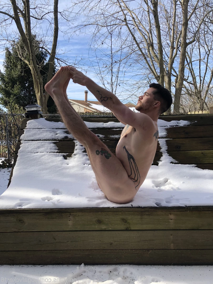 Col [ yogafvcker16 ] Onlyfans leaked photo 9613174 on Hotleaks.tv