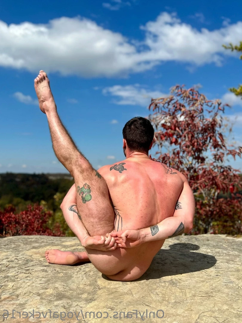 Col [ yogafvcker16 ] Onlyfans leaked photo 9616378 on Hotleaks.tv