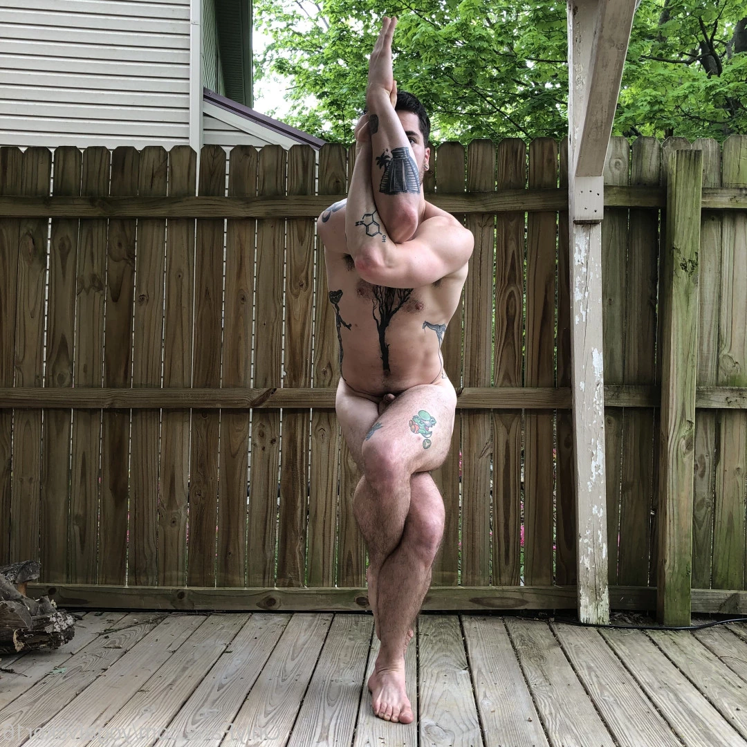 Col [ yogafvcker16 ] Onlyfans leaked photo 9618083 on Hotleaks.tv