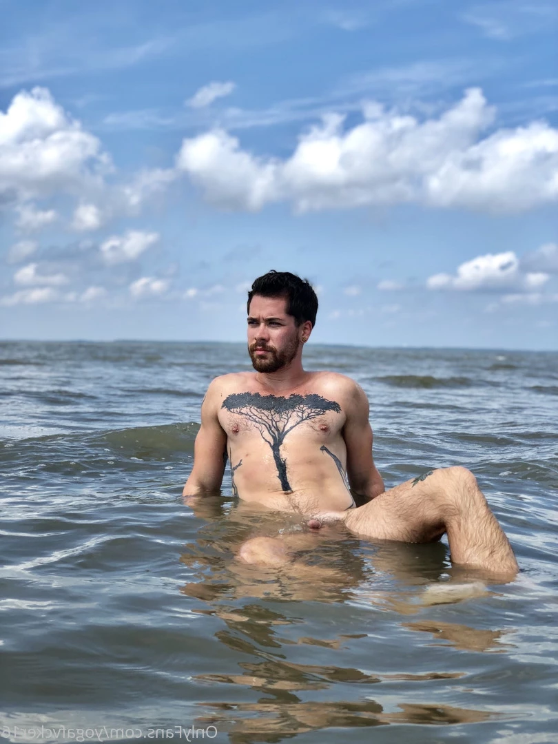 Col [ yogafvcker16 ] Onlyfans leaked photo 9620588 on Hotleaks.tv