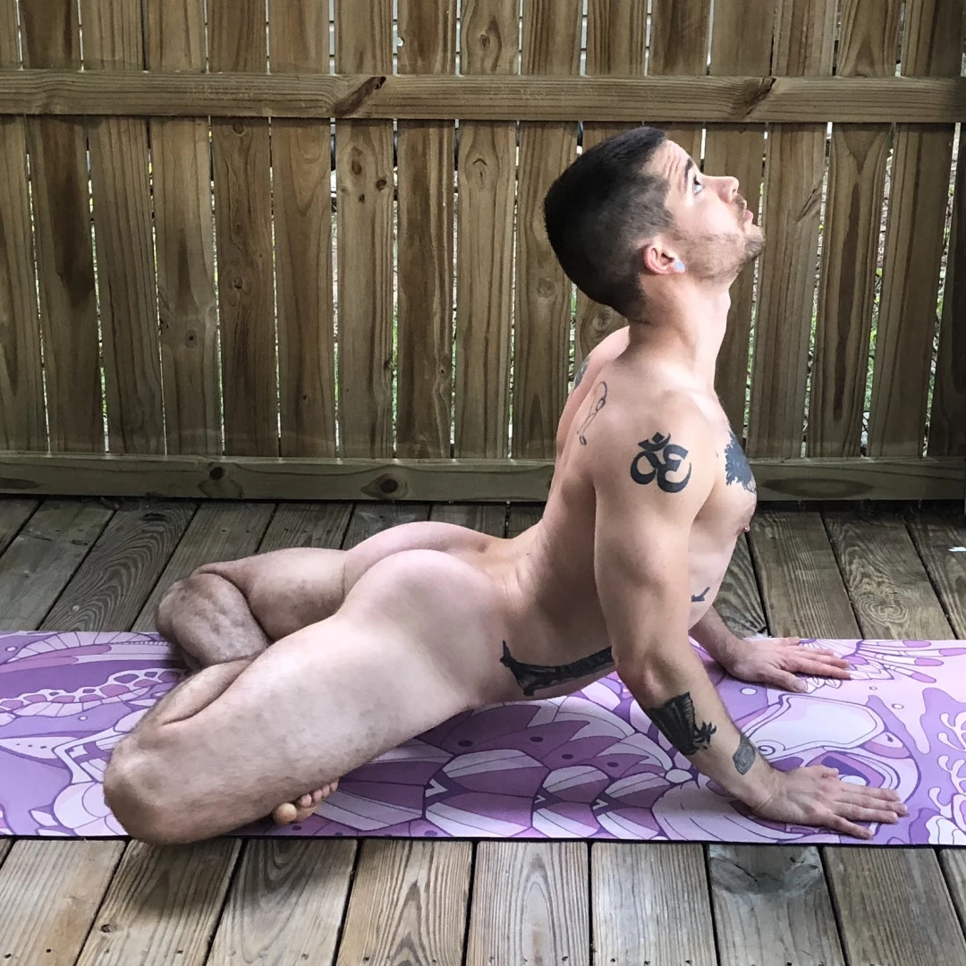 Col [ yogafvcker16 ] Onlyfans leaked photo 9622962 on Hotleaks.tv