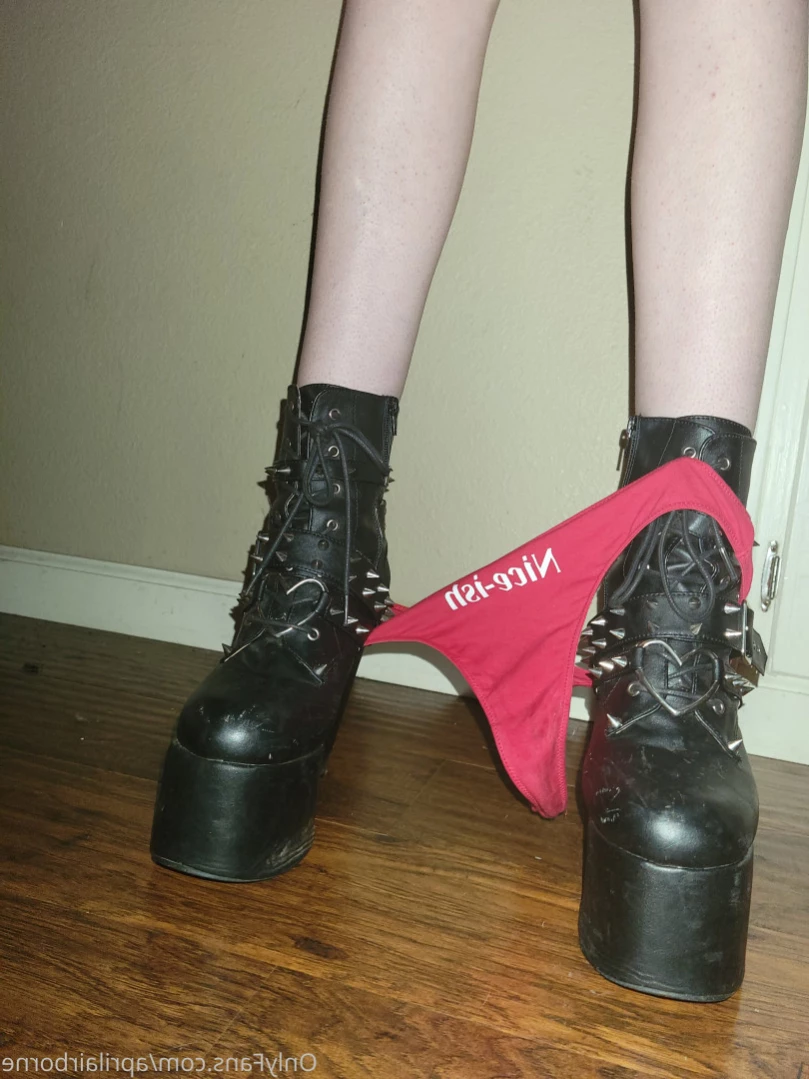 April Airborne [ aprilairborne ] Onlyfans leaked photo 15822489 on Hotleaks.tv