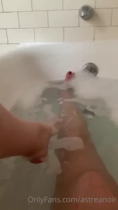15760555