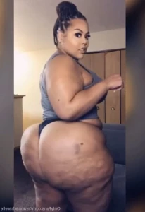 15829256