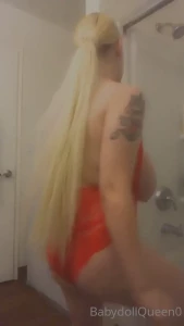 15733921