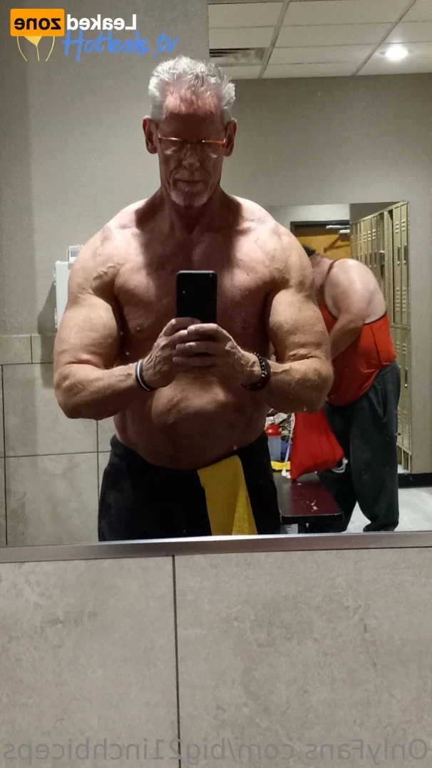 Mastersbodybuilder [ big21inchbiceps ] Onlyfans leaked photo 16488400 on Hotleaks.tv