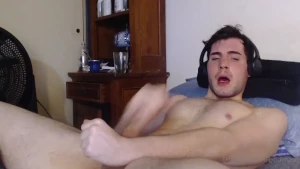 10829098