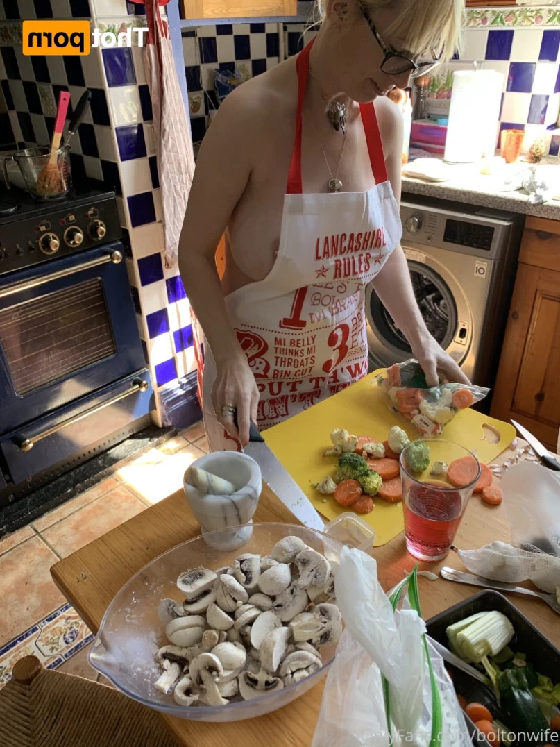 boltonwife Onlyfans leaked photo 11915368 on Hotleaks.tv