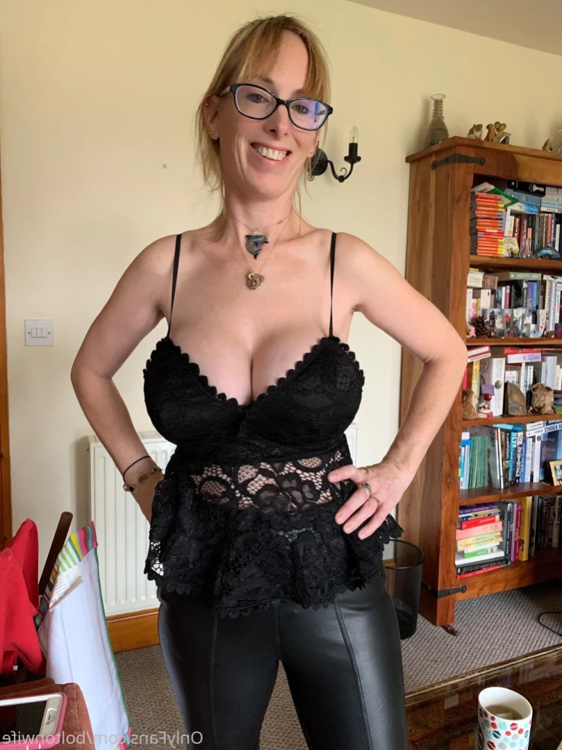 boltonwife Onlyfans leaked photo 12649572 on Hotleaks.tv