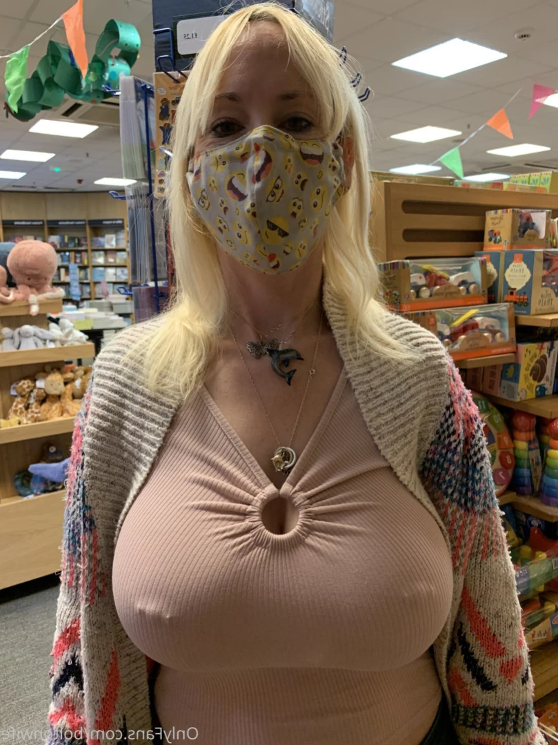 boltonwife Onlyfans leaked photo 13239284 on Hotleaks.tv