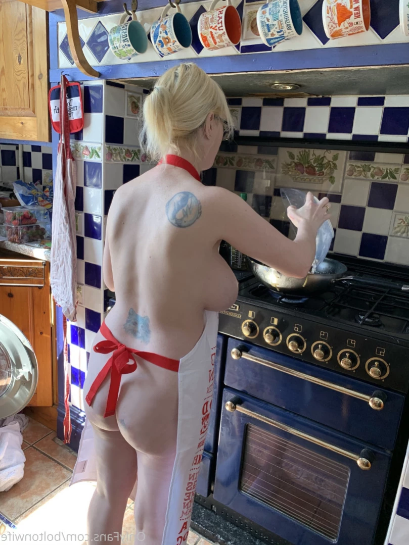 boltonwife Onlyfans leaked photo 14276892 on Hotleaks.tv