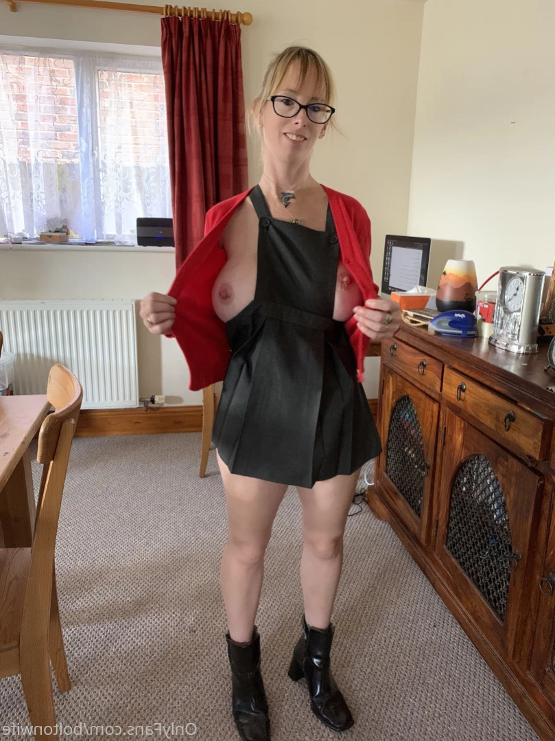 boltonwife Onlyfans leaked photo 14463558 on Hotleaks.tv