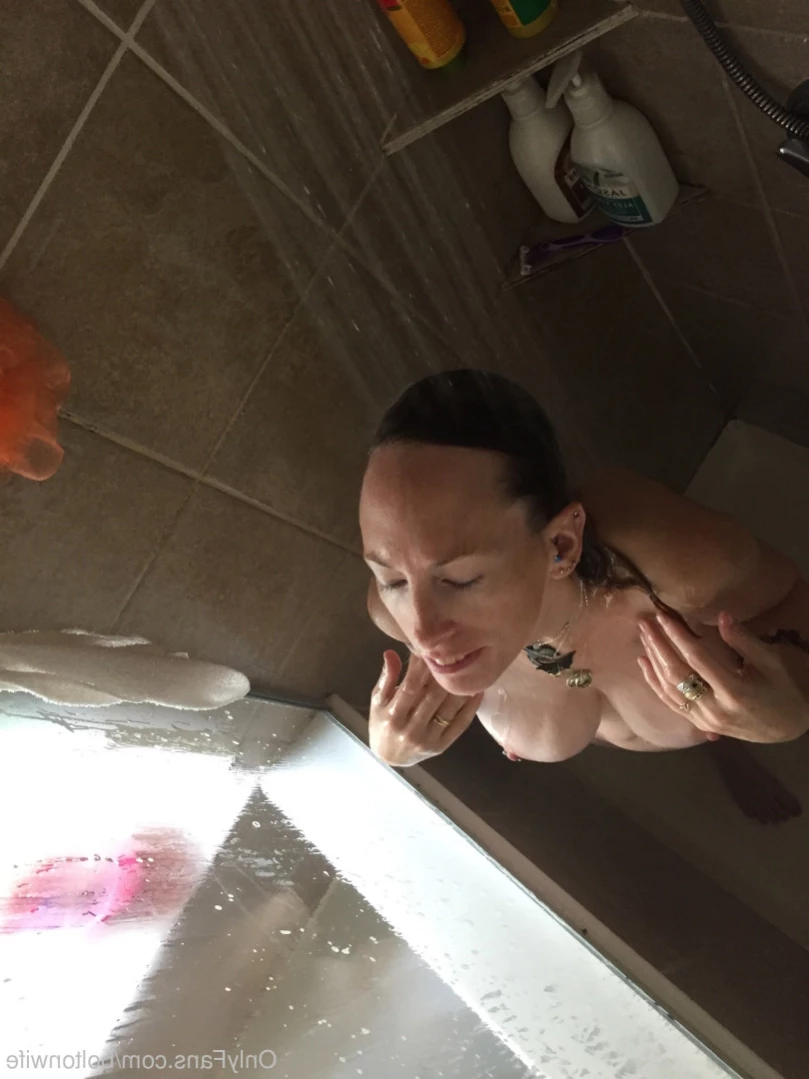 boltonwife Onlyfans leaked photo 14542094 on Hotleaks.tv