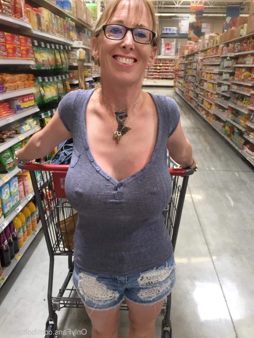 boltonwife Onlyfans leaked photo 14584647 on Hotleaks.tv