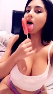 1887925