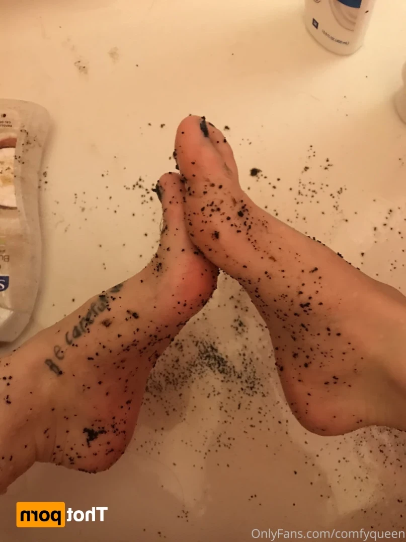 LuxxxTheFox [ comfyqueen ] Onlyfans leaked photo 12444970 on Hotleaks.tv