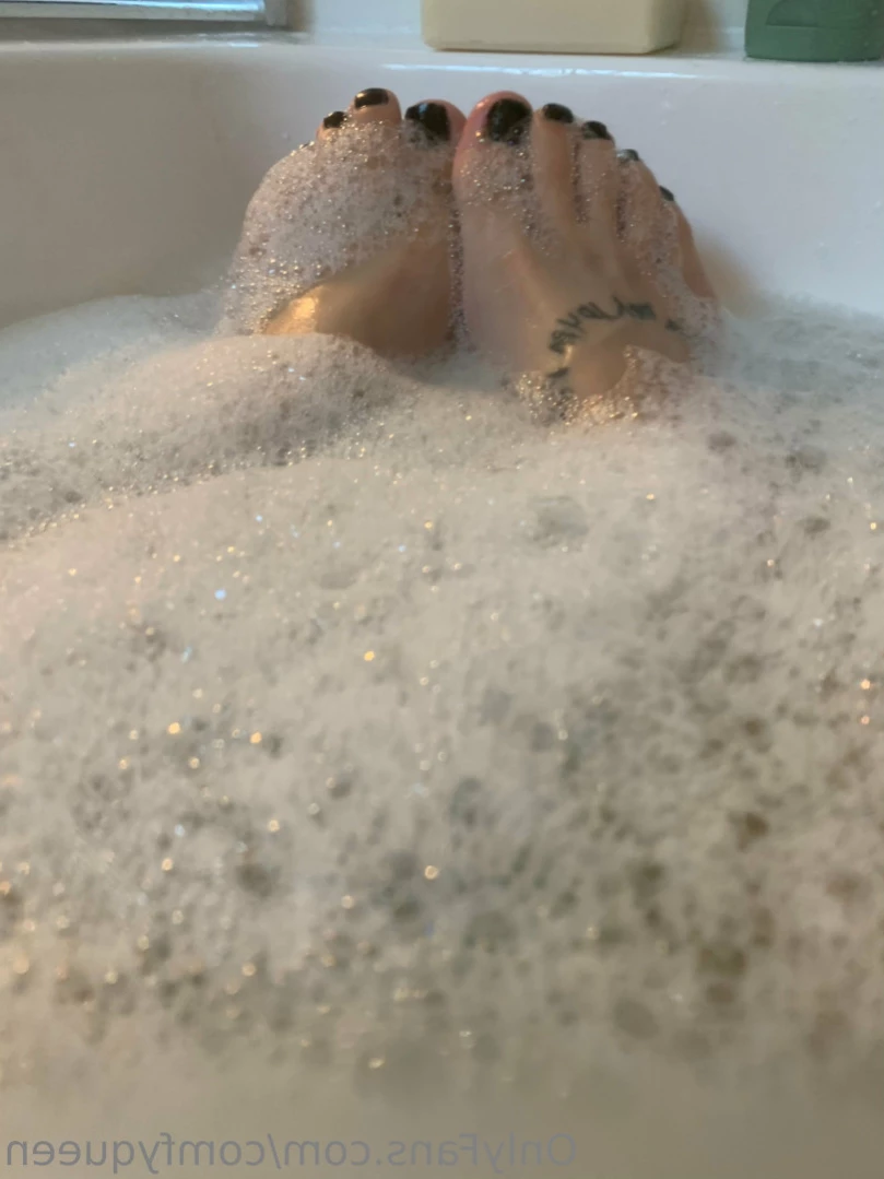 LuxxxTheFox [ comfyqueen ] Onlyfans leaked photo 15815775 on Hotleaks.tv