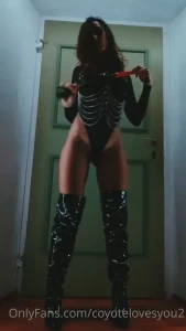10827105