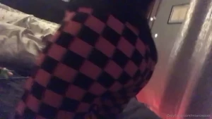 1647629