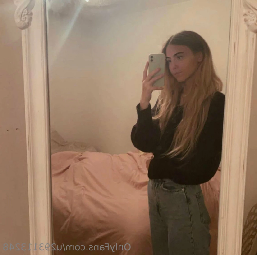 ellamoorepls Onlyfans leaked photo 14040158 on Hotleaks.tv