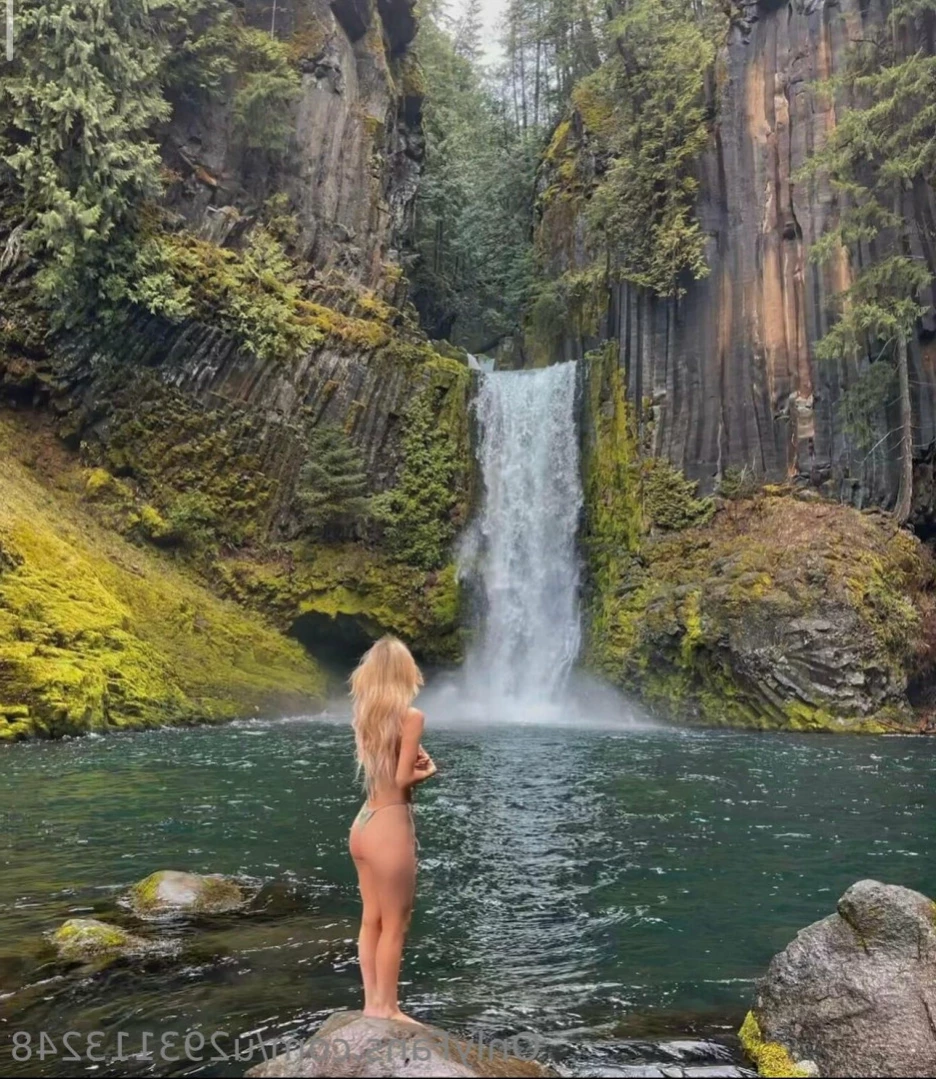 ellamoorepls Onlyfans leaked photo 15251647 on Hotleaks.tv