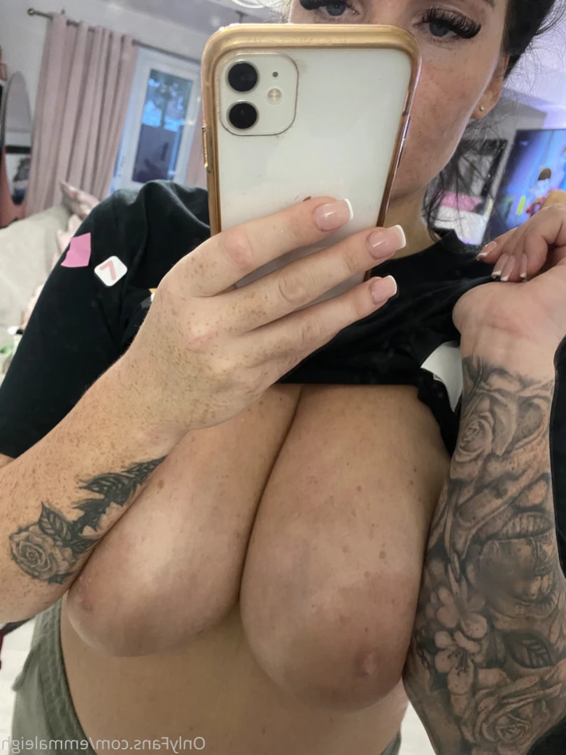 FRECKLES , ASS &amp; 36H NATURAL TITS [ emmaleigh ] Onlyfans leaked photo 12257838 on Hotleaks.tv