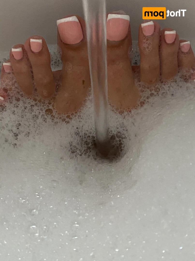 FRECKLES , ASS &amp; 36H NATURAL TITS [ emmaleigh ] Onlyfans leaked photo 13160527 on Hotleaks.tv