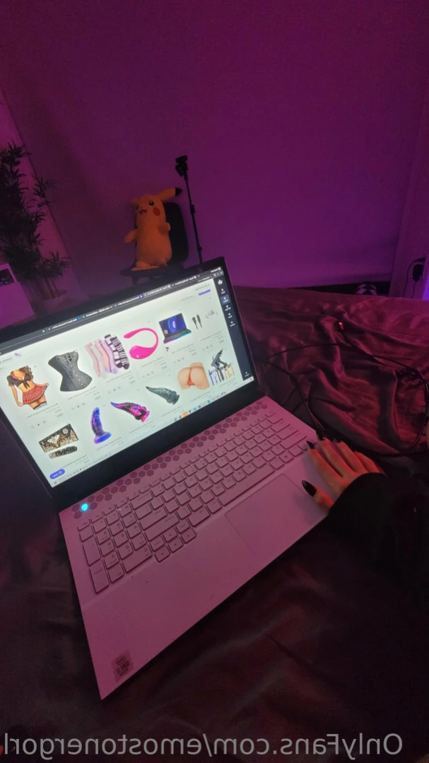 Starcaster 🖤 [ emostonergorl ] Onlyfans leaked photo 10902307 on Hotleaks.tv