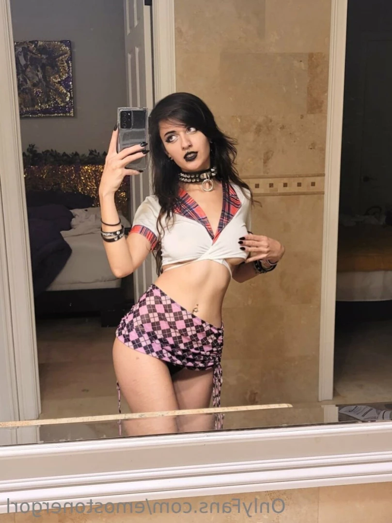 Starcaster 🖤 [ emostonergorl ] Onlyfans leaked photo 11746574 on Hotleaks.tv