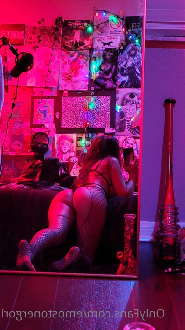 Starcaster 🖤 [ emostonergorl ] Onlyfans leaked photo 11924344 on Hotleaks.tv