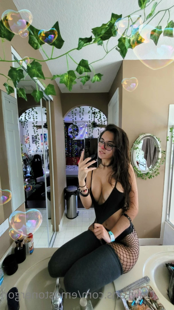 Starcaster 🖤 [ emostonergorl ] Onlyfans leaked photo 14001046 on Hotleaks.tv