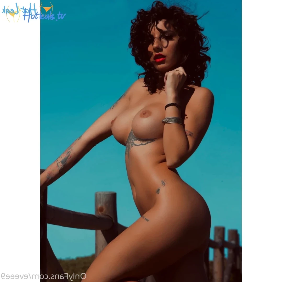 Evelyn [ eveee9 ] Onlyfans leaked photo 12986491 on Hotleaks.tv