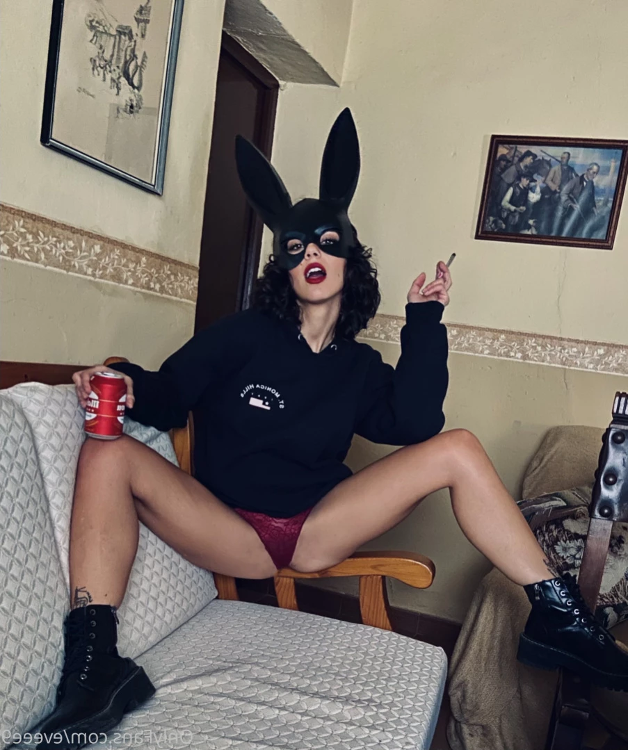 Evelyn [ eveee9 ] Onlyfans leaked photo 13115912 on Hotleaks.tv