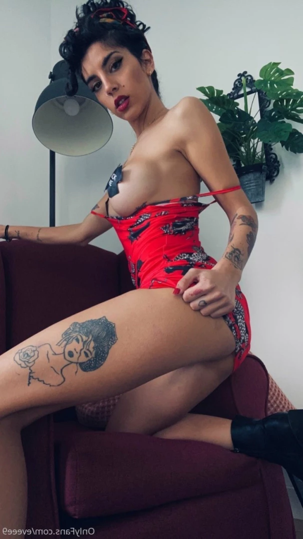 Evelyn [ eveee9 ] Onlyfans leaked photo 13859611 on Hotleaks.tv