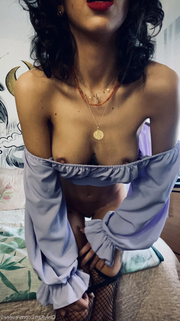 Evelyn [ eveee9 ] Onlyfans leaked photo 14621635 on Hotleaks.tv