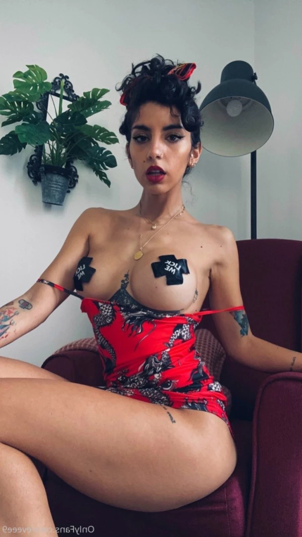 Evelyn [ eveee9 ] Onlyfans leaked photo 14687394 on Hotleaks.tv