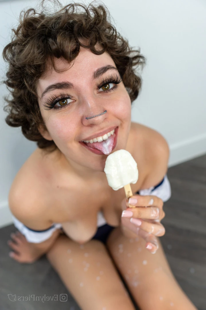 Evie [ evelynpiers ] Onlyfans leaked photo 10916341 on Hotleaks.tv