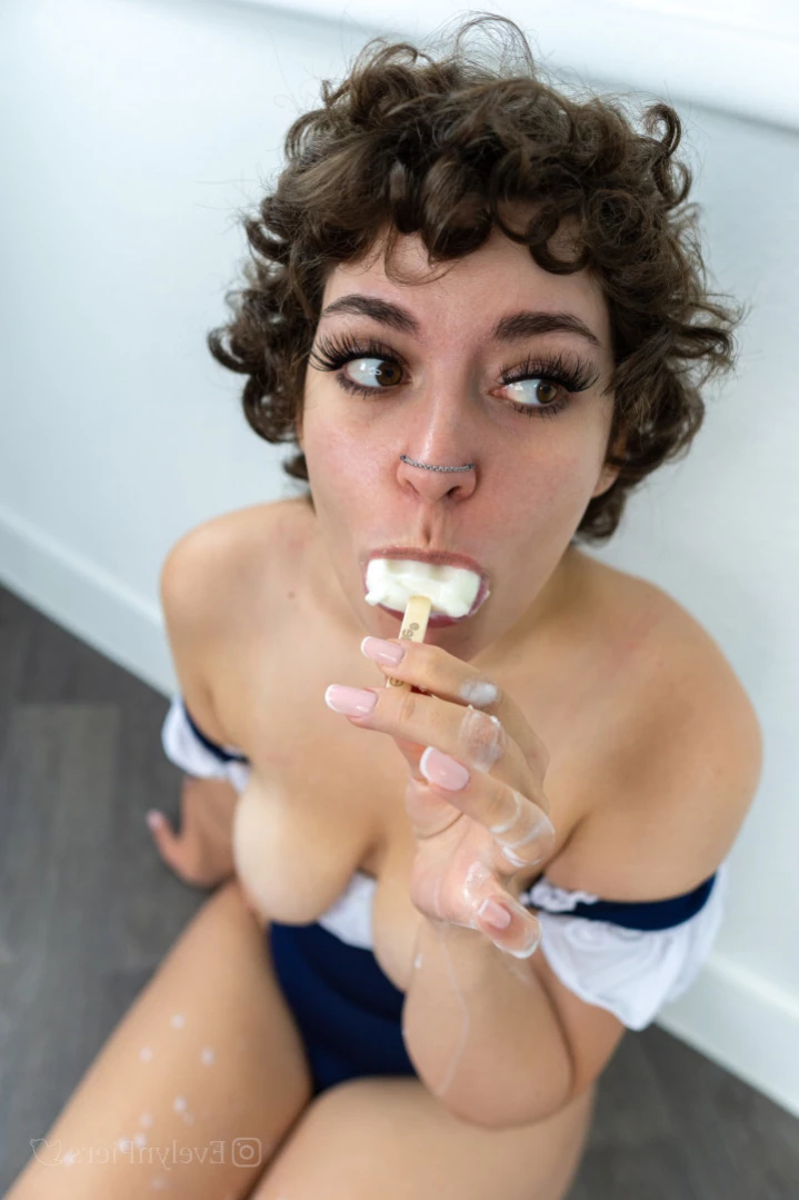 Evie [ evelynpiers ] Onlyfans leaked photo 12407776 on Hotleaks.tv