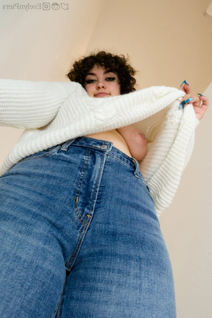 Evie [ evelynpiers ] Onlyfans leaked photo 13289883 on Hotleaks.tv
