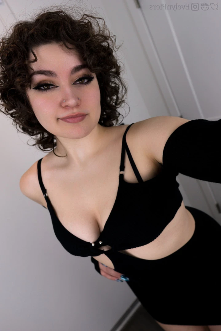 Evie [ evelynpiers ] Onlyfans leaked photo 13959299 on Hotleaks.tv