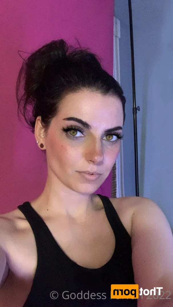 🖤𝕲𝖔𝖉𝖉𝖊𝖘𝖘 𝕱𝖆𝖗𝖗𝖆𝖍🖤 [ farrahderossi ] Onlyfans leaked photo 13886324 on Hotleaks.tv