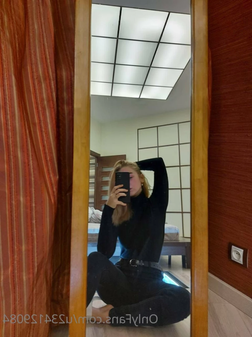 flora_belll Onlyfans leaked photo 12450238 on Hotleaks.tv