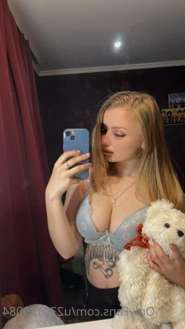 flora_belll Onlyfans leaked photo 12450345 on Hotleaks.tv