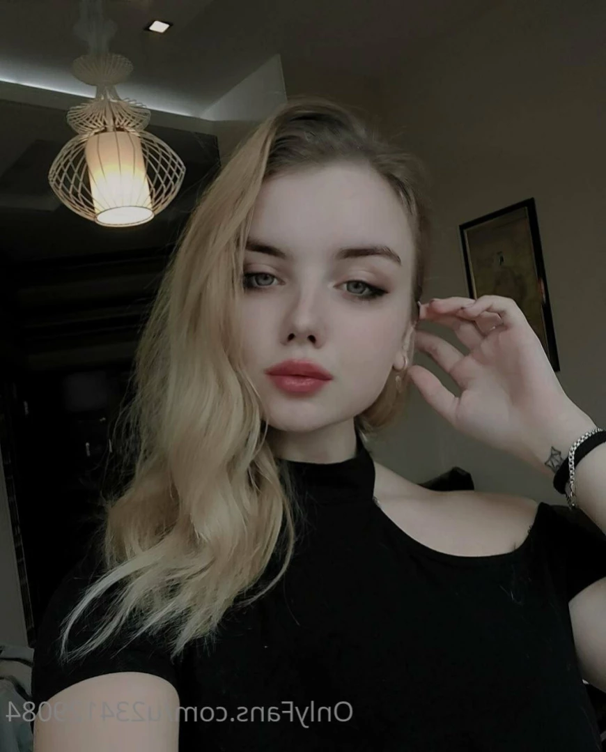 flora_belll Onlyfans leaked photo 13622558 on Hotleaks.tv