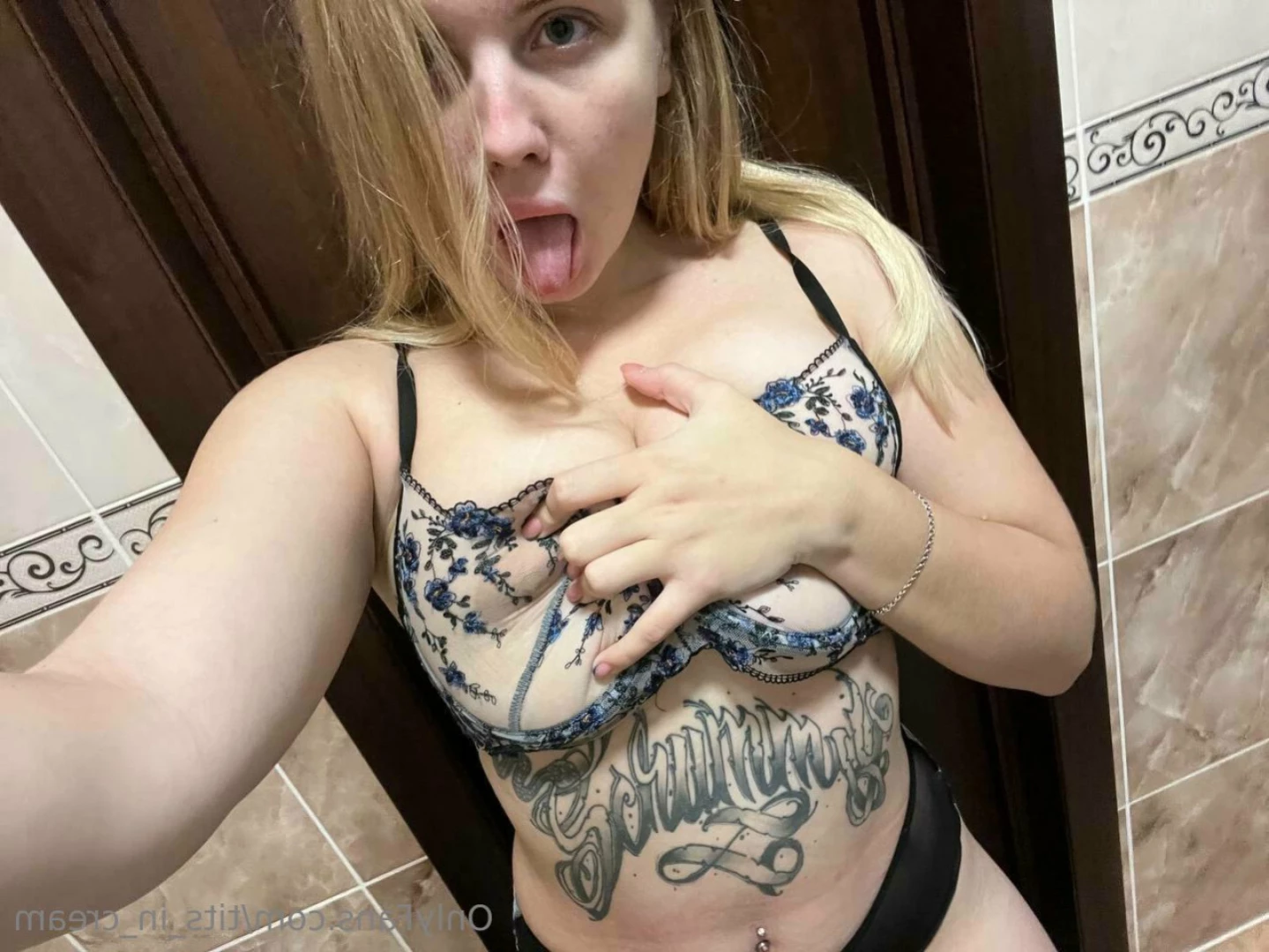 flora_belll Onlyfans leaked photo 14556666 on Hotleaks.tv