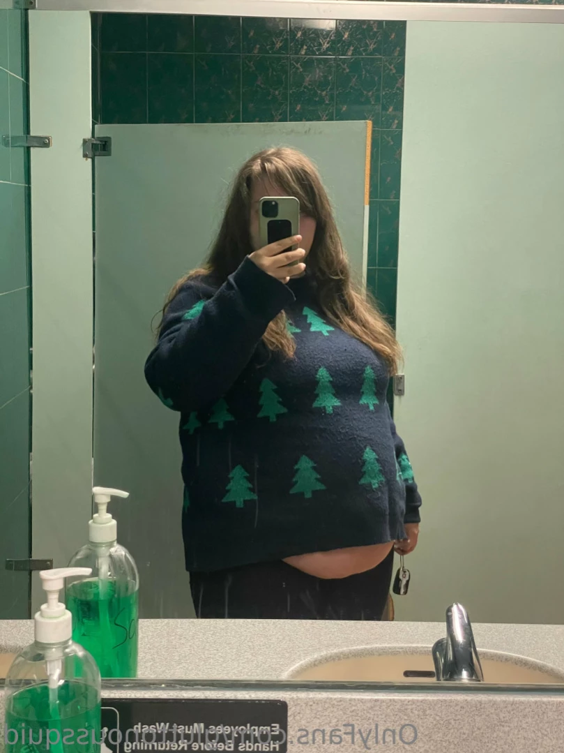 Laura 🍜🍱 [ gluttonoussquid ] Onlyfans leaked photo 12459332 on Hotleaks.tv