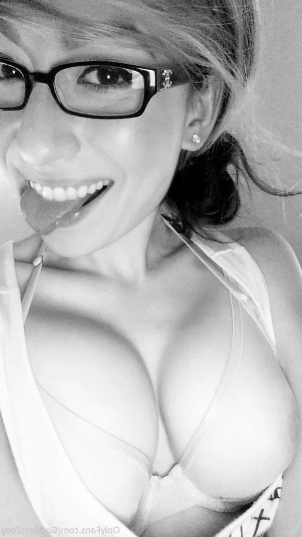 🟢 GoddessZoey [ goddesszoey ] Onlyfans leaked photo 10959598 on Hotleaks.tv