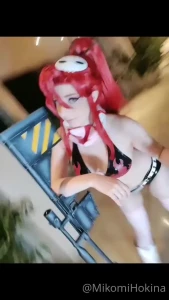 15712402