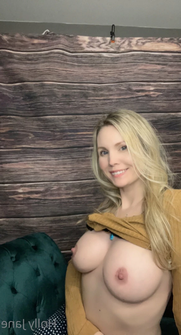 Holly Jane [ hollyjaneloves69 ] Onlyfans leaked photo 16497261 on Hotleaks.tv